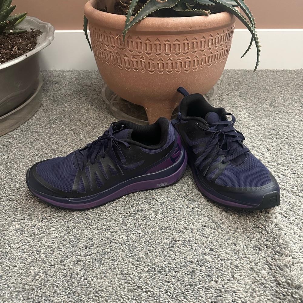 Salomon Purple and Black Hiking shoes- NWOT